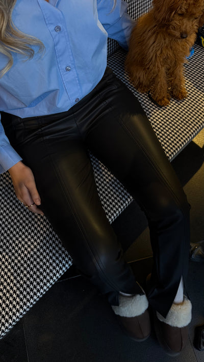 BİLEK YIRTMAÇLI YÜKSEK BEL DERİ PANTOLON